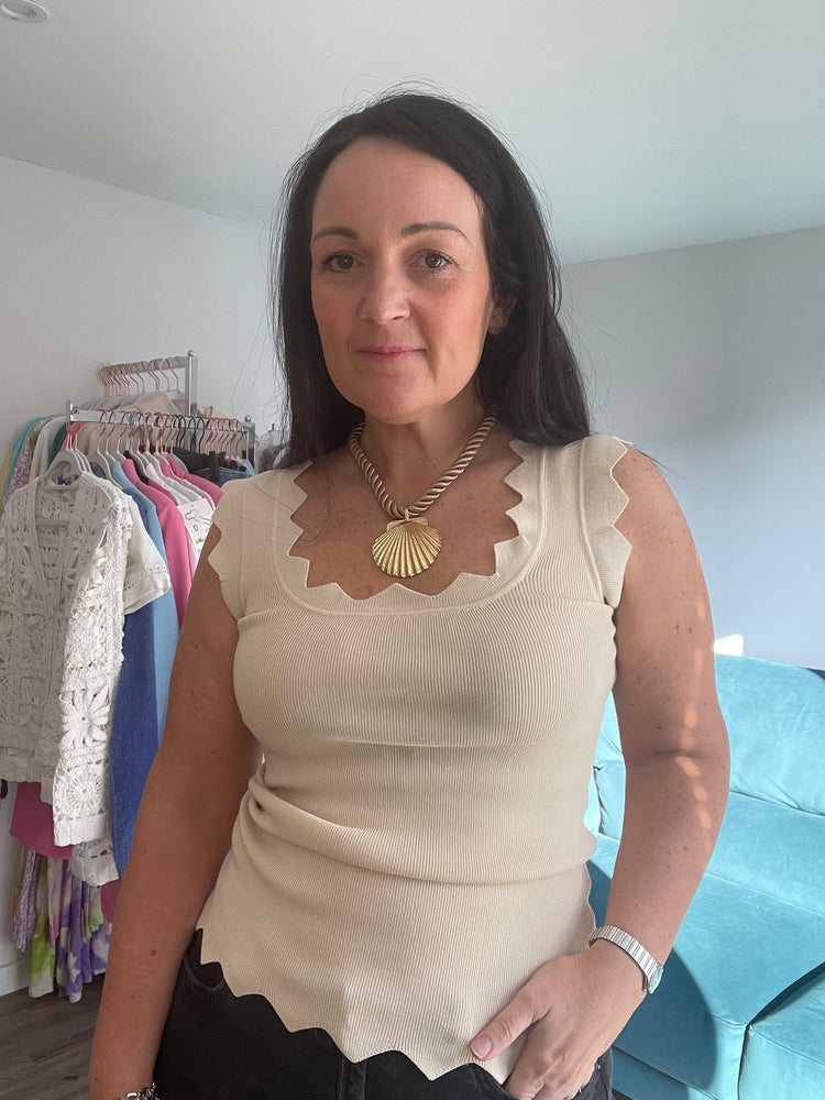 ARIA | shell necklace in gold