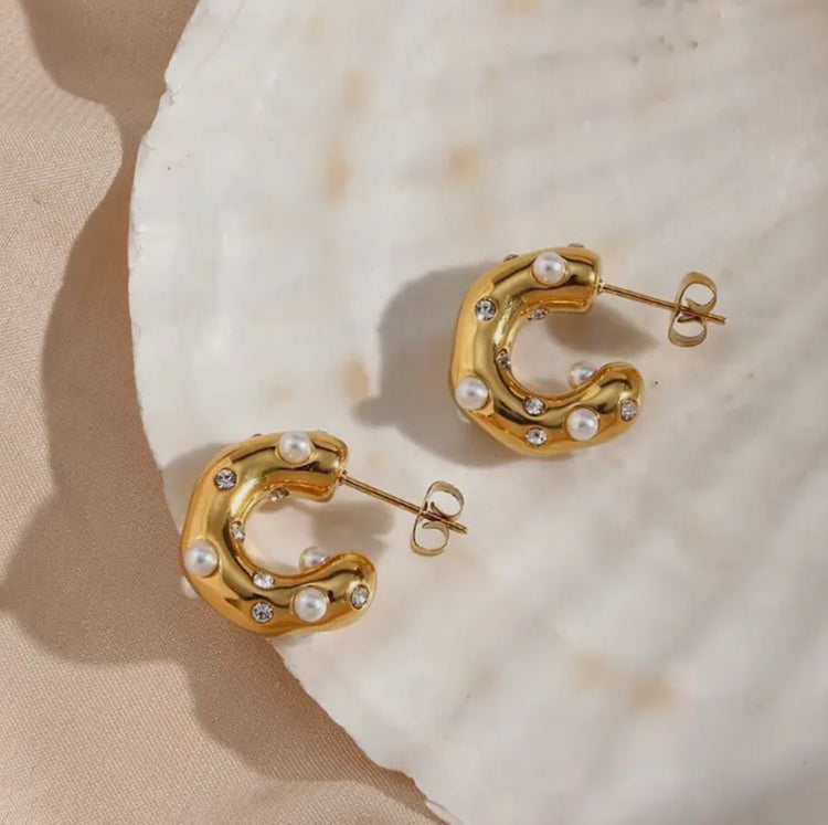 SUZY | gold pearl earrings