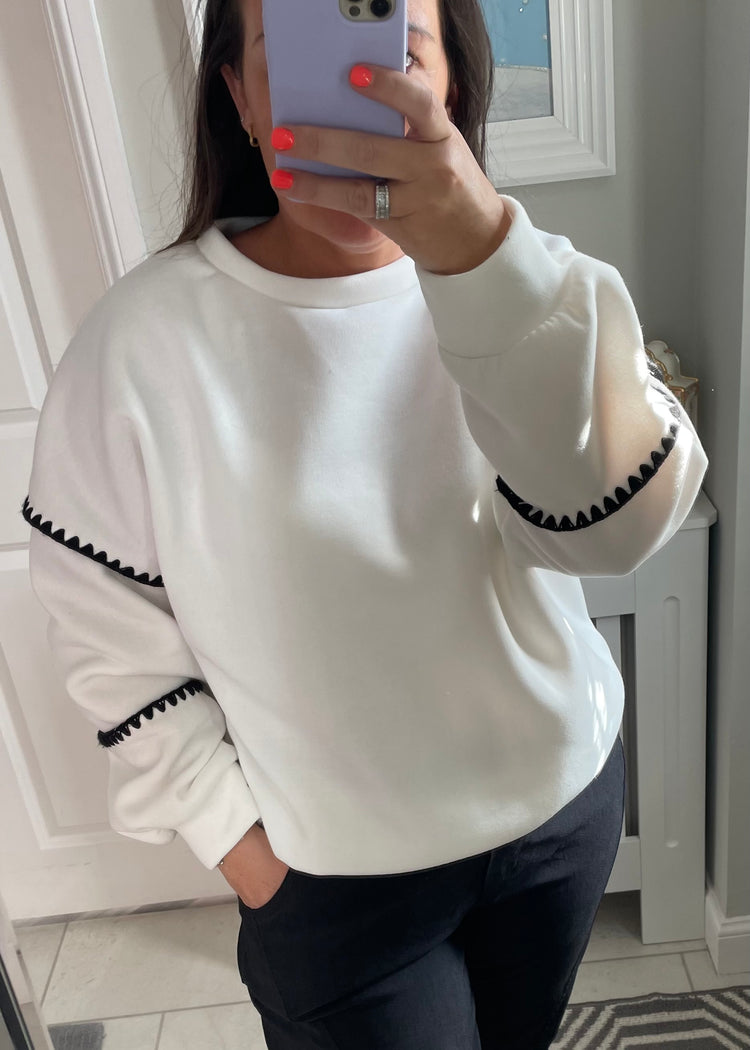 ALICE | white and black contrast edge jumper