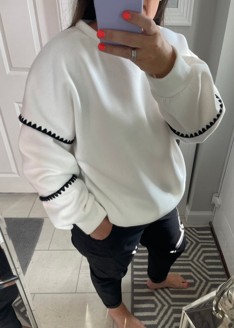 ALICE | white and black contrast edge jumper