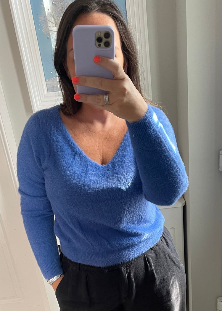 EMILY | blue super soft fitted jumper