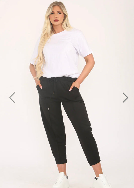 CASSIE | black tapered joggers